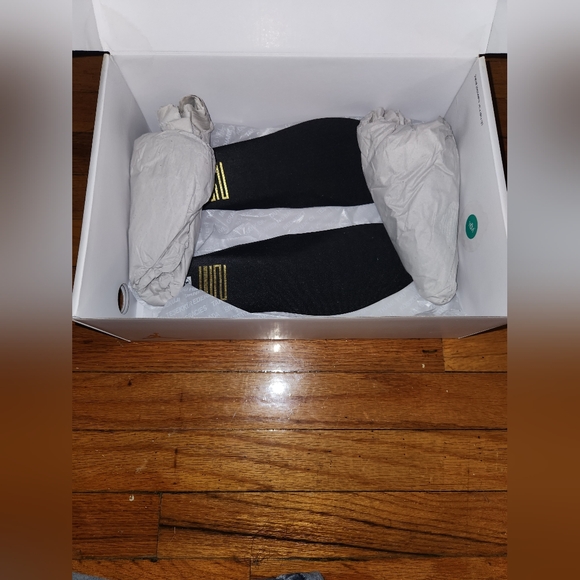 Jordan Retro 11 Empty Box - Picture 5 of 7